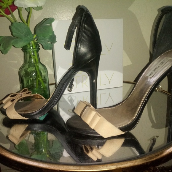 Peep toe high heels - Picture 2 of 4